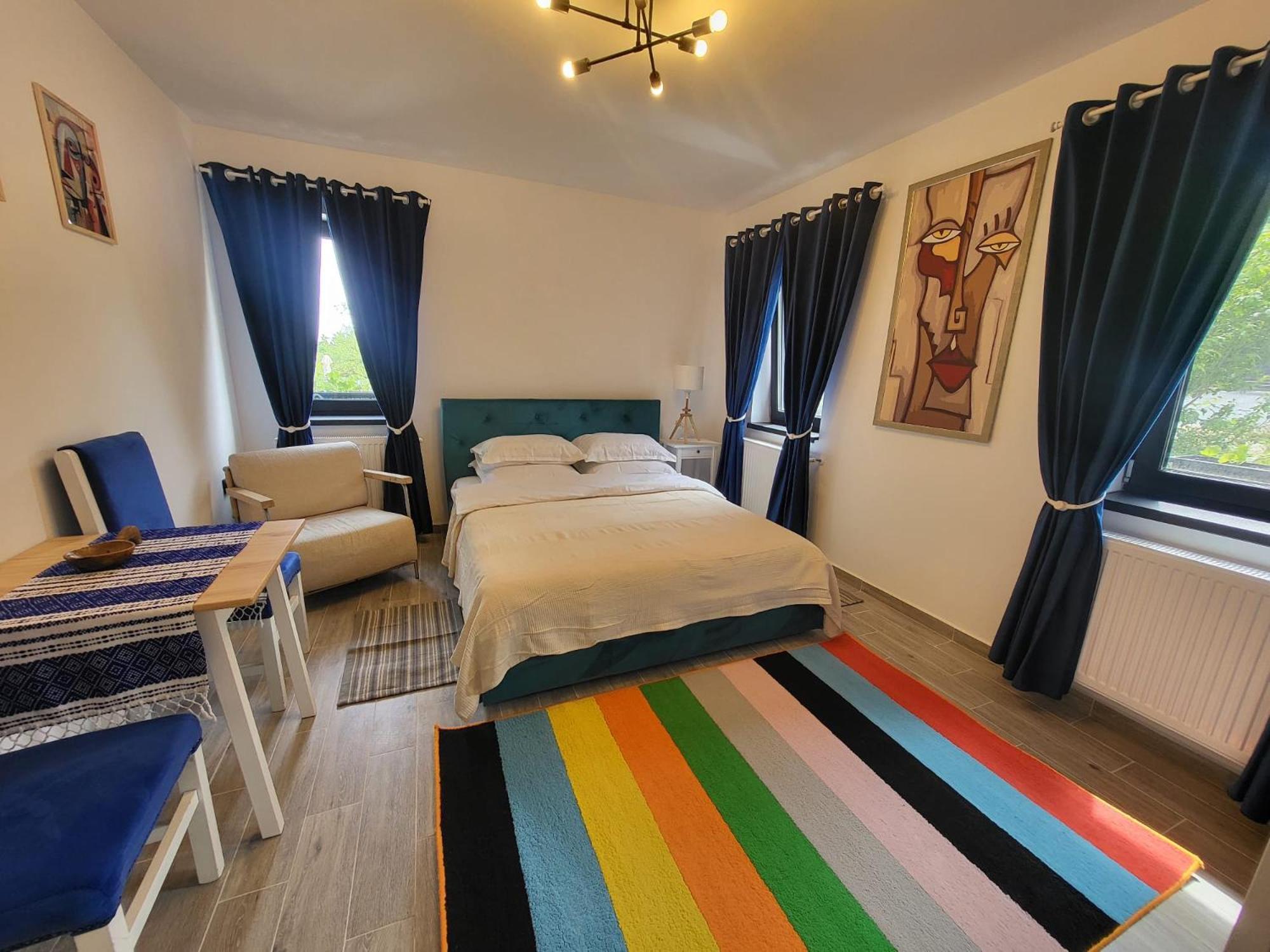 Pensiunea Casa Dacilor Podeni Exteriör bild
